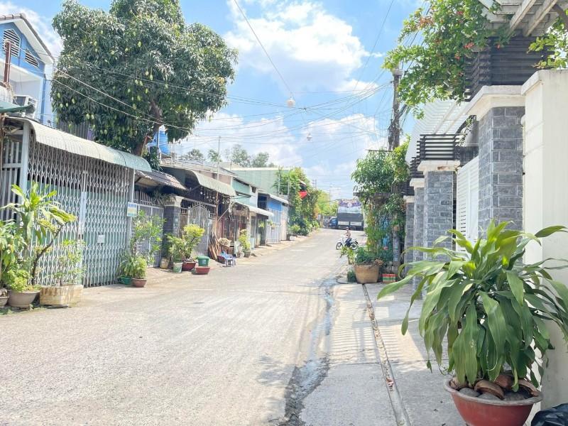 Nhà 2 Mặt Hẻm Gần KCN Amata Long Bình Thành Phố Đồng Nai 225m² Có Sẵn Dòng Tiền Cho Thuê
